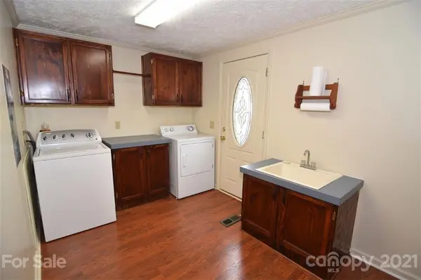 5930 Leil RD, Hickory, NC 28602