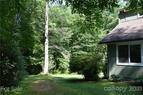 1227 Deer Park Lake RD, Spruce Pine, NC 28777
