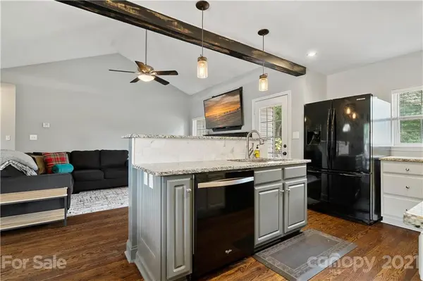 151 Creekwood DR, Mooresville, NC 28117