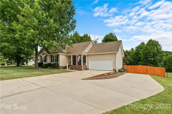 151 Creekwood DR, Mooresville, NC 28117
