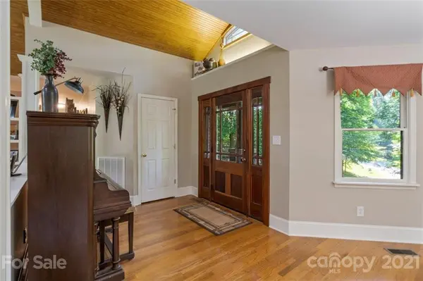 4827 Laurel Lee CT, Iron Station, NC 28080