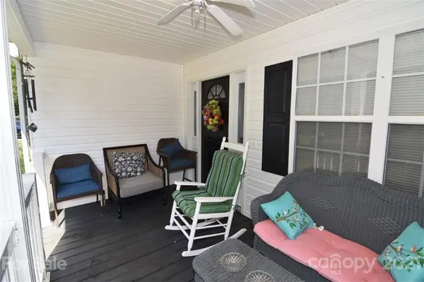 4 Cook ST #A, Granite Falls, NC 28630