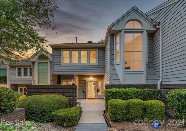 18541 Vineyard Point LN, Cornelius, NC 28031