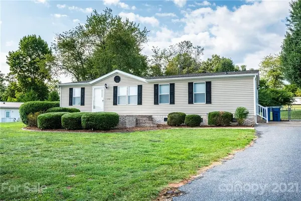 1578 Airport Rhodhiss RD, Hickory, NC 28601