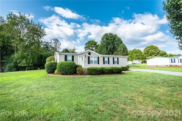 1578 Airport Rhodhiss RD, Hickory, NC 28601