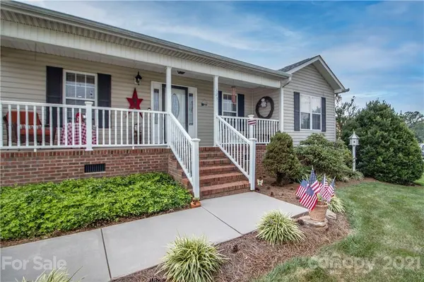 123 Mallory LN, Statesville, NC 28625