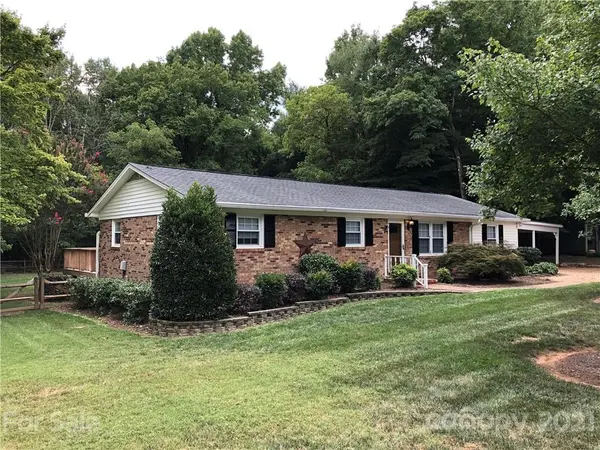 6081 Cambridge DR, Harrisburg, NC 28075