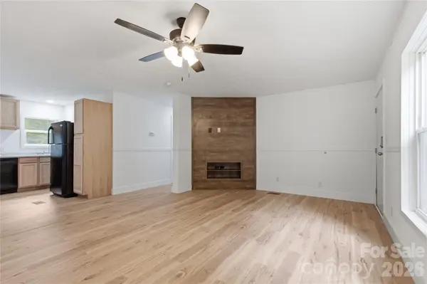 55 Harris Ridge RD, Candler, NC 28715