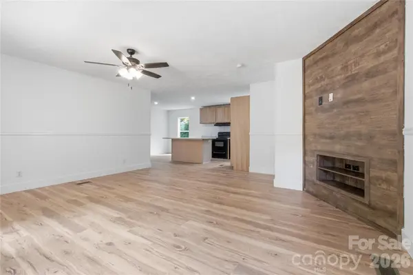 55 Harris Ridge RD, Candler, NC 28715