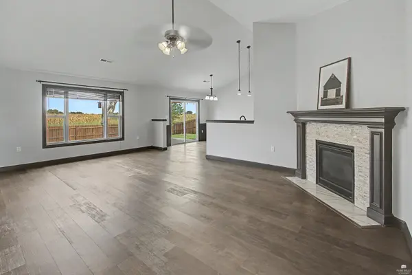 2909 Northwing DR, Manhattan, KS 66502