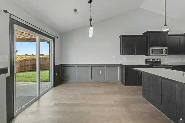 2909 Northwing DR, Manhattan, KS 66502