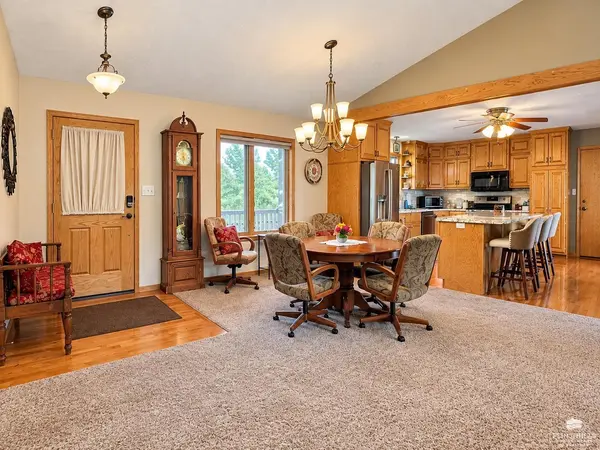2320 8th ST, Clay Center, KS 67432