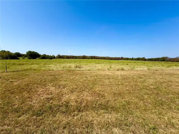 29610 S West Outer RD, Harrisonville, MO 64701