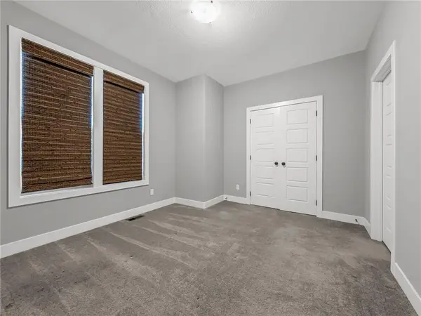 8615 NW 74th TER, Kansas City, MO 64152