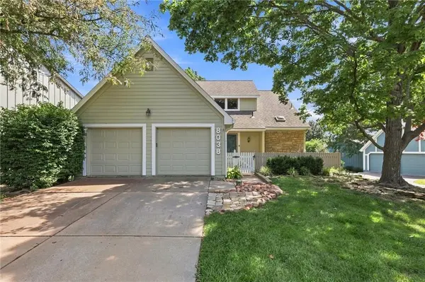 8038 Monrovia ST, Lenexa, KS 66215