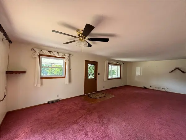 1609 Green Valley RD, St Joseph, MO 64505