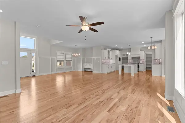 2911 SW Arthur DR, Lee's Summit, MO 64082