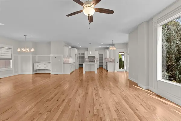 2911 SW Arthur DR, Lee's Summit, MO 64082