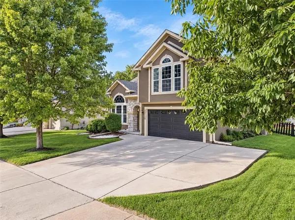 21710 W 62nd ST, Shawnee, KS 66218