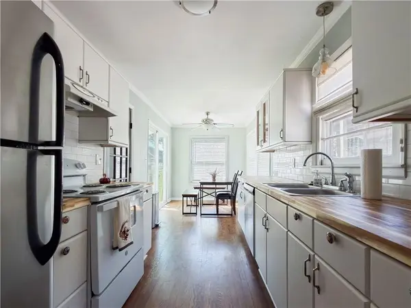 1007 E 22nd AVE, North Kansas City, MO 64116