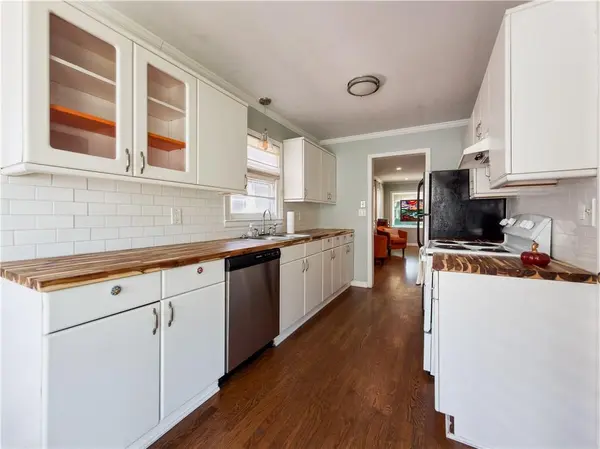 1007 E 22nd AVE, North Kansas City, MO 64116