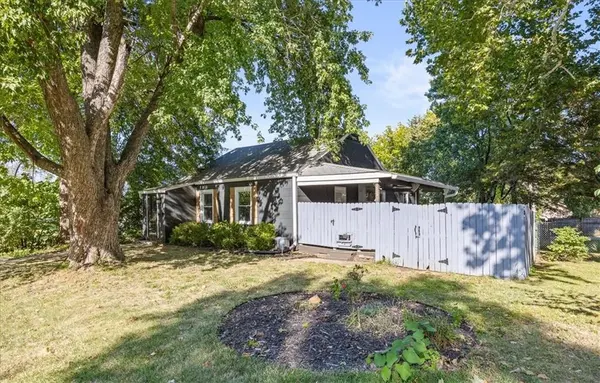 4705 Reinhardt DR, Roeland Park, KS 66205