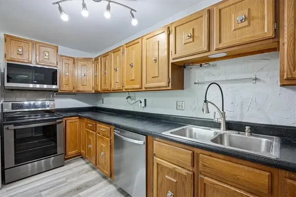 4705 Reinhardt DR, Roeland Park, KS 66205