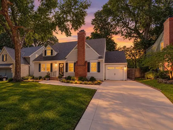 5516 Fairway RD, Fairway, KS 66205
