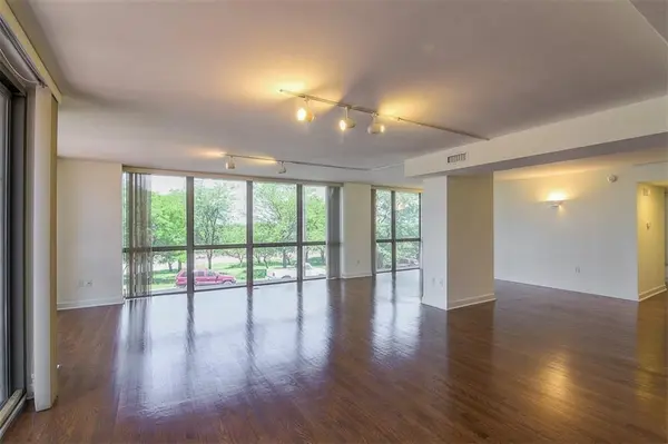 600 E Admiral BLVD #208, Kansas City, MO 64106