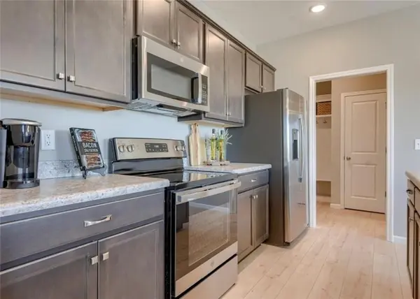 3037 NW 96th TER, Kansas City, MO 64154