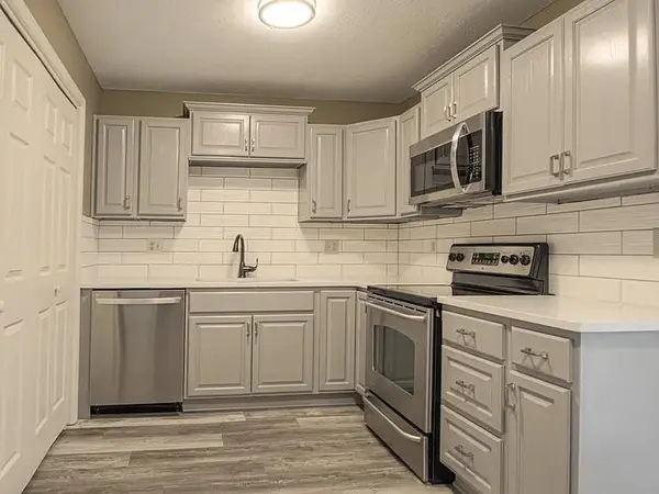6905 E 112th ST, Kansas City, MO 64134