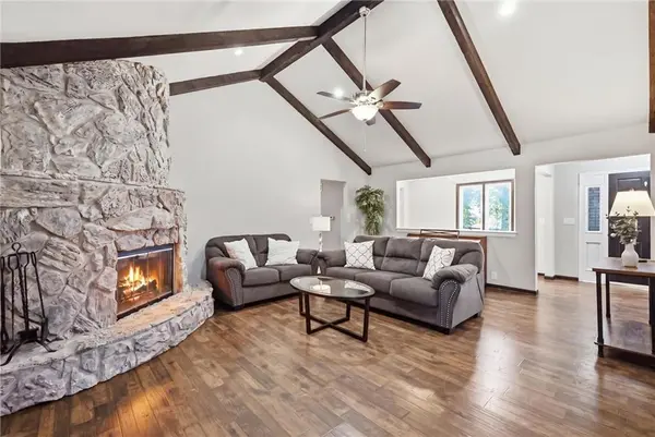 16413 Quinn RD, Smithville, MO 64089