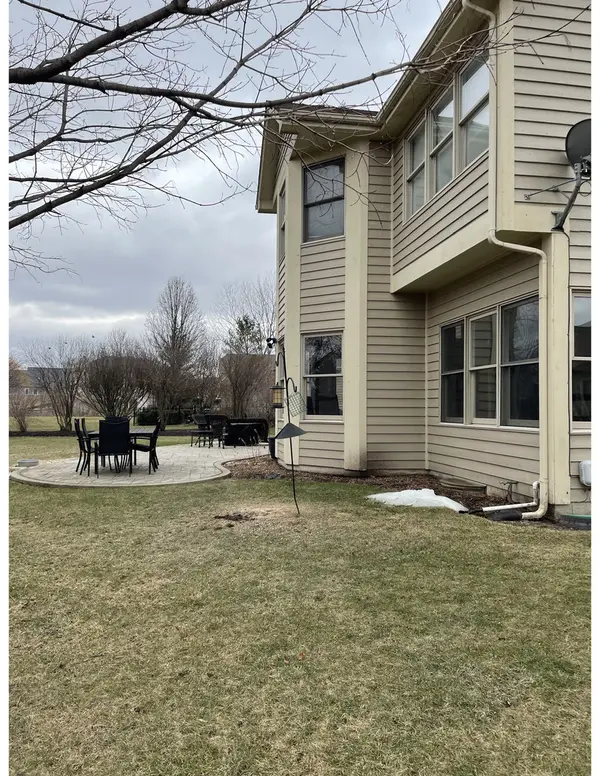 2420 Chandler CT, Aurora, IL 60502