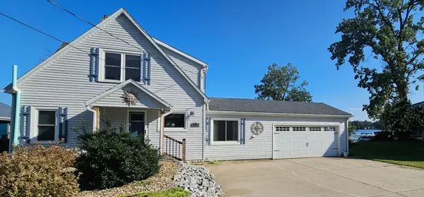 227 Lakeview DR, Walkerton, IN 46574