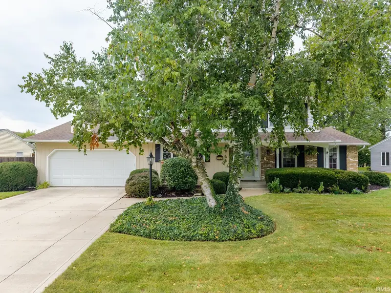 11329 Shalimar DR, Fort Wayne, IN 46845