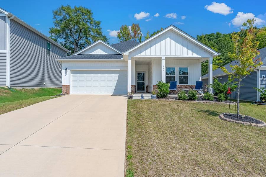 221 Vickery RD, Woodruff, SC 29388