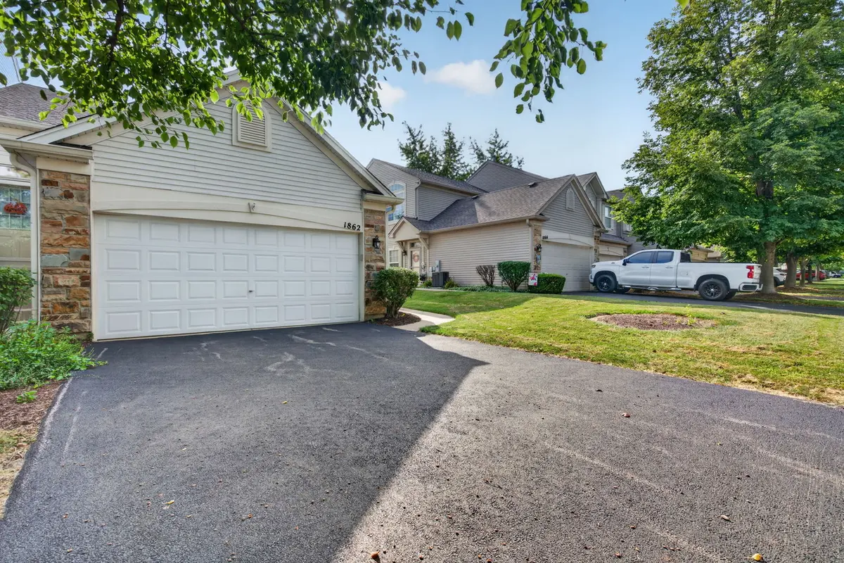 1862 Wisteria DR, Aurora, IL 60503