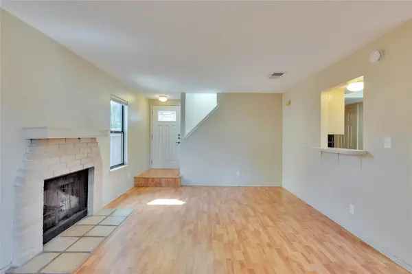 8806 Springmail CIR, Austin, TX 78729