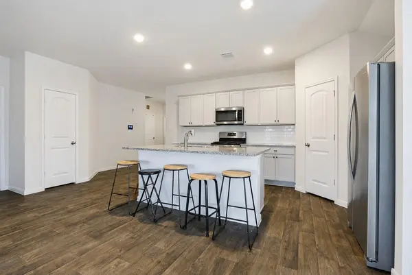 307 Abbey LN, Lockhart, TX 78644