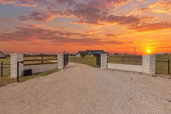 323 County Road 301, Granger, TX 76530