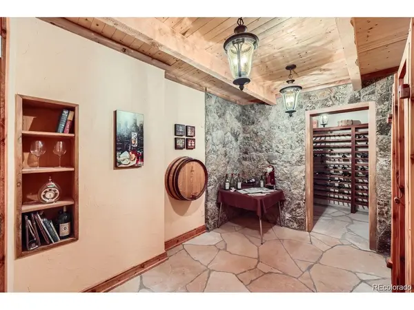 6697 Wauconda, Larkspur, CO 80118
