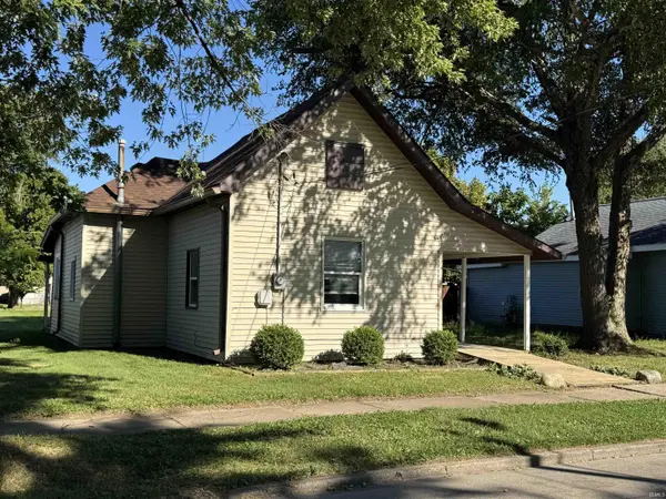 1051 John ST, Frankfort, IN 46041-1361