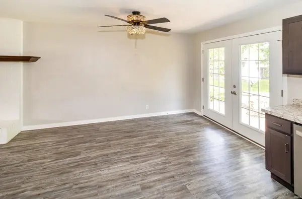 834 S Royal AVE, Evansville, IN 47715