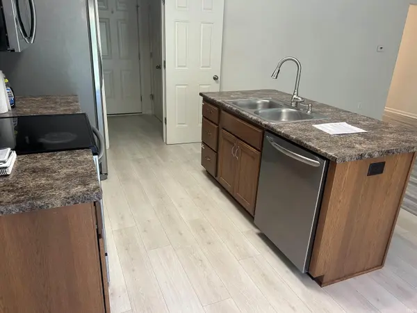 1902 Clifty Parkway Pkwy, Fort Wayne, IN 46808