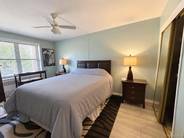 55 S Bergen PL #1 B, Freeport, NY 11520