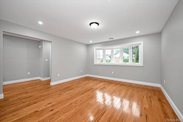 226 Vincent DR, East Meadow, NY 11554