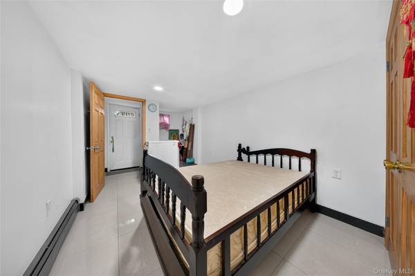 14629 61st RD, Flushing, NY 11367
