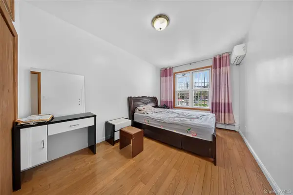 14629 61st RD, Flushing, NY 11367