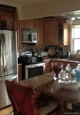 326 Lincoln AVE, Brentwood, NY 11717