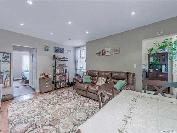 9524 Fort Hamilton Pkwy #301, Brooklyn, NY 11209